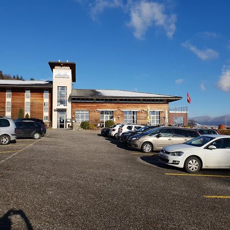 Hotel Du Val Cernier Exterior photo